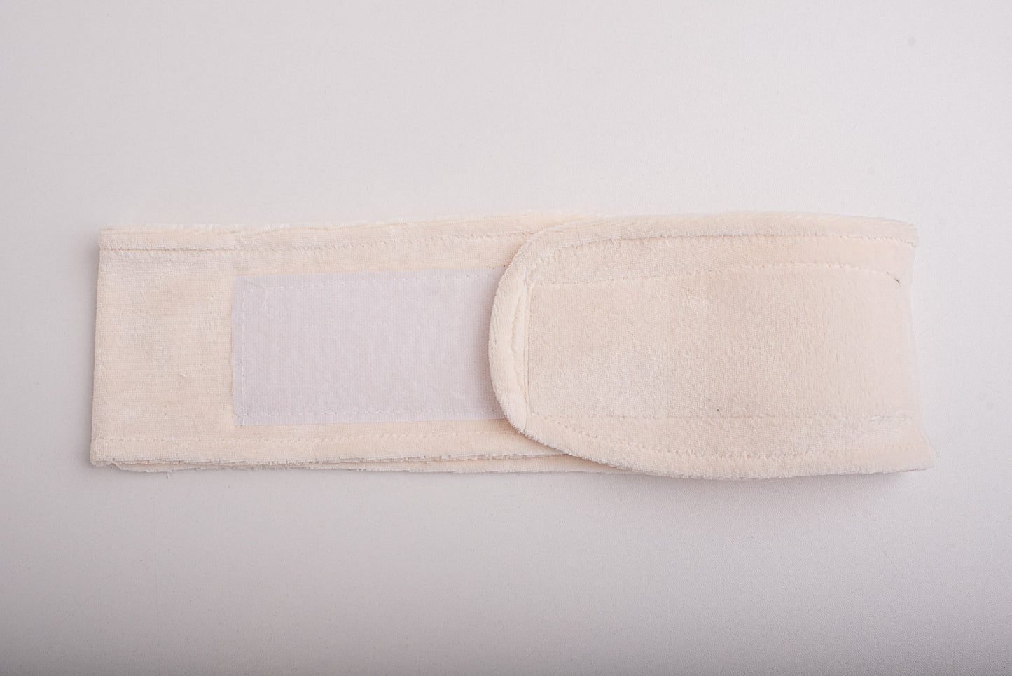 Faixa Capilar Velcro Plush Elegance Personalizada em Bordado