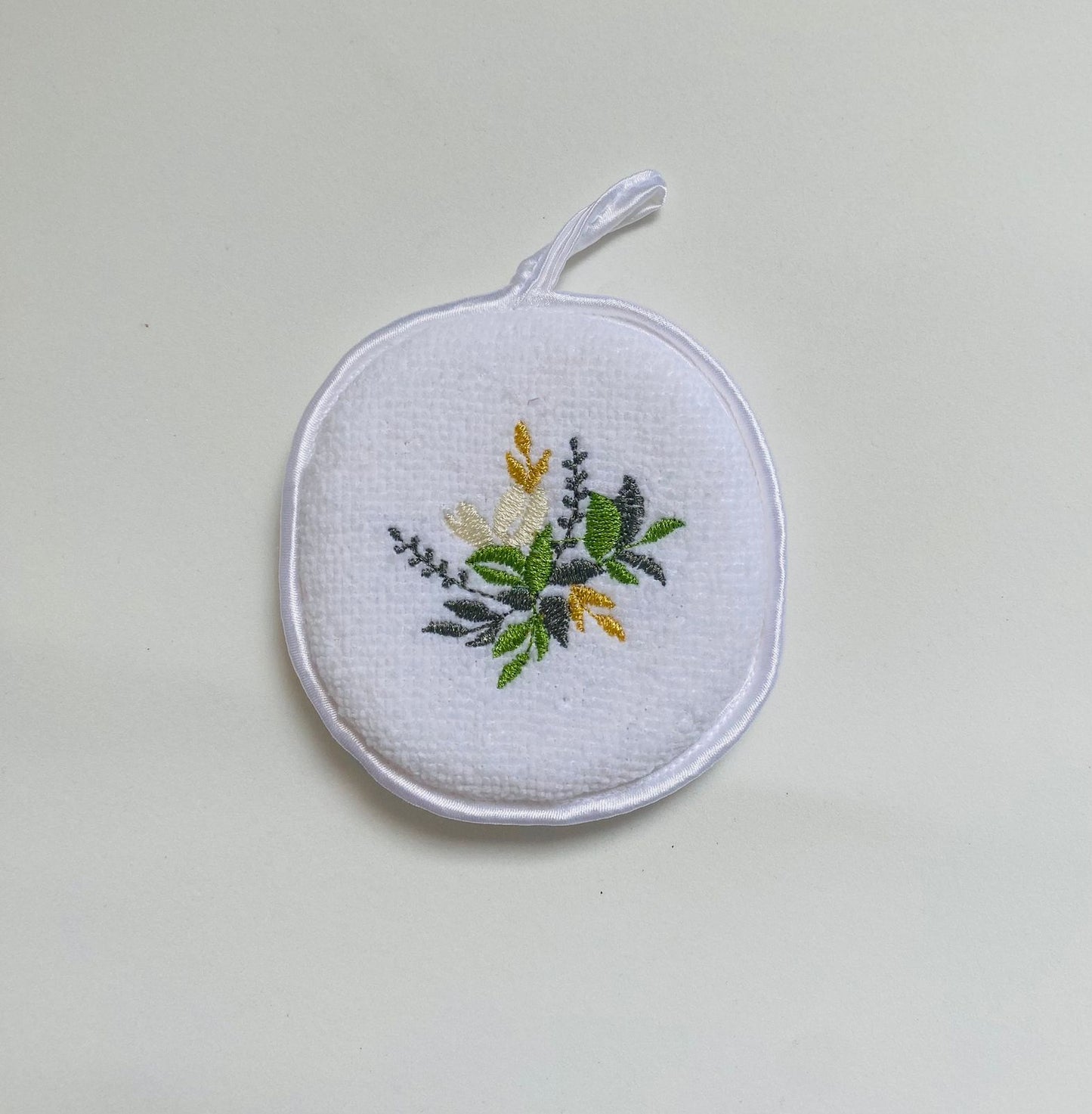 Esponja Skincare Personalizada em Bordado