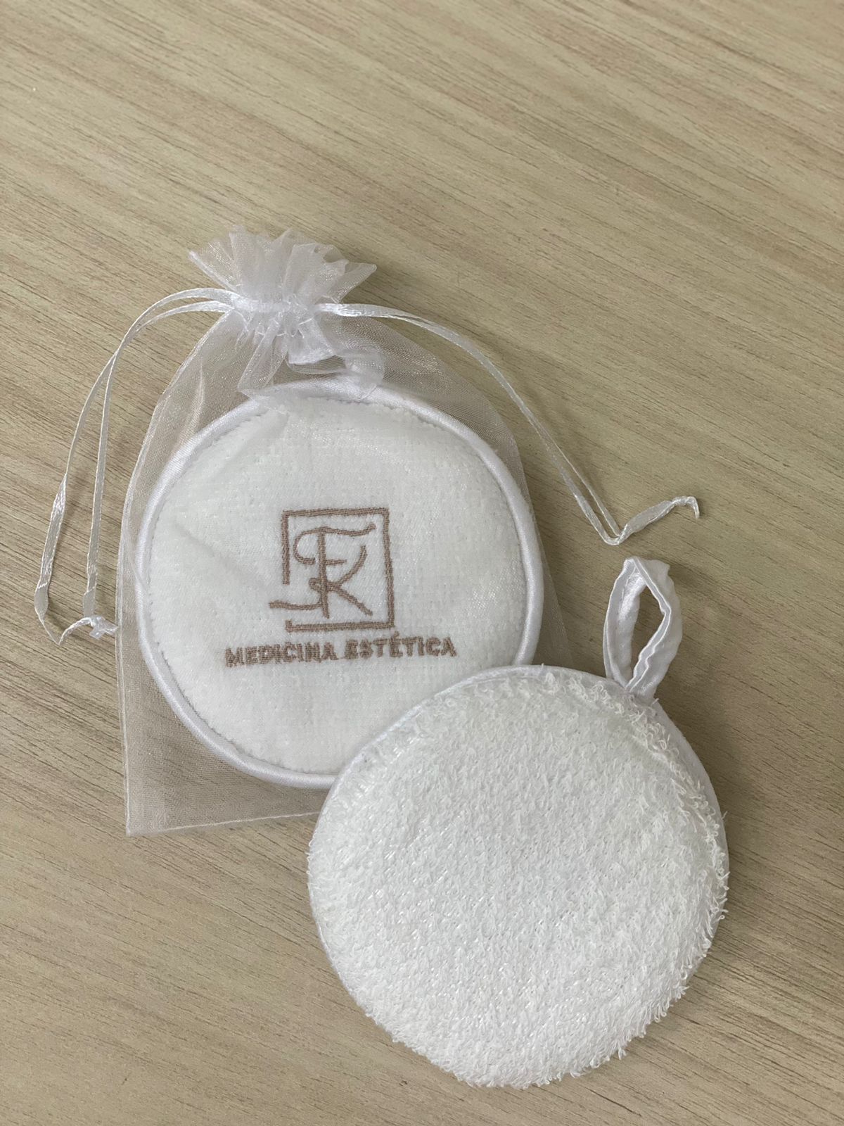 Esponja Skincare Personalizada em Bordado