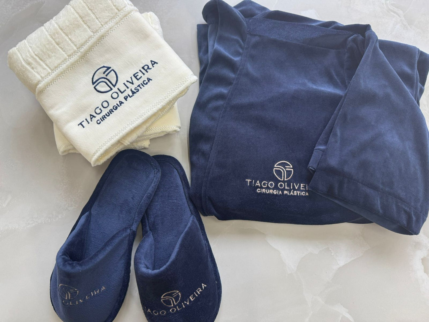 Roupão Plush Aveludado Elegance Personalizado em Bordado