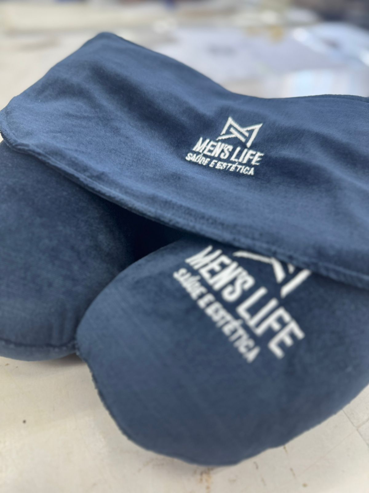 Kit Faixa Pós Transplante Capilar e Travesseiro de Pescoço Personalizado Marinho