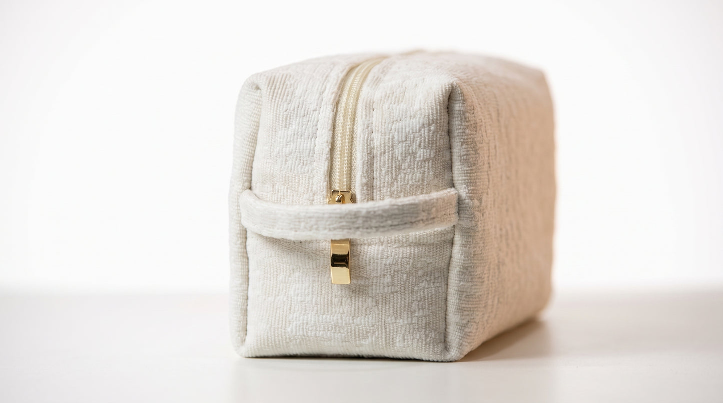 Necessaire Nature Personalizada em Bordado